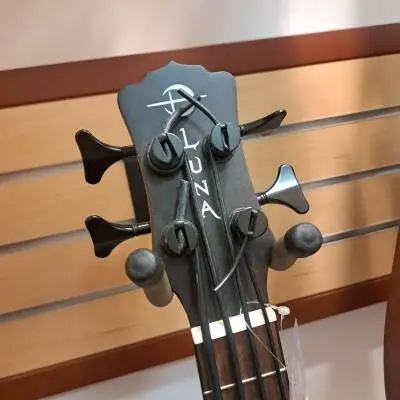 Luna Uke Bass 2